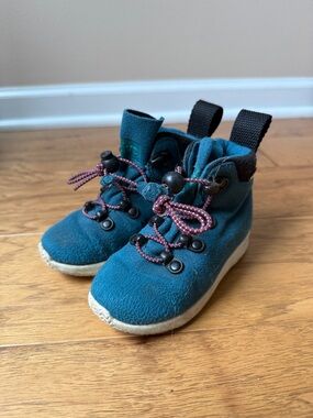 Native Kids Teal Blue Hiking-Style Boots with Purple Laces